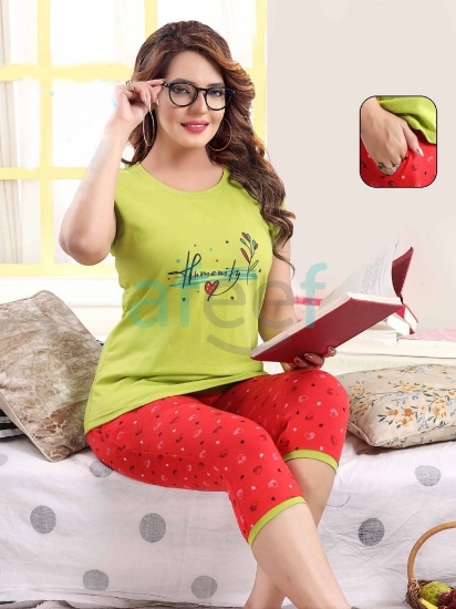 Picture of Women Capri + T-shirts Set (9861C)